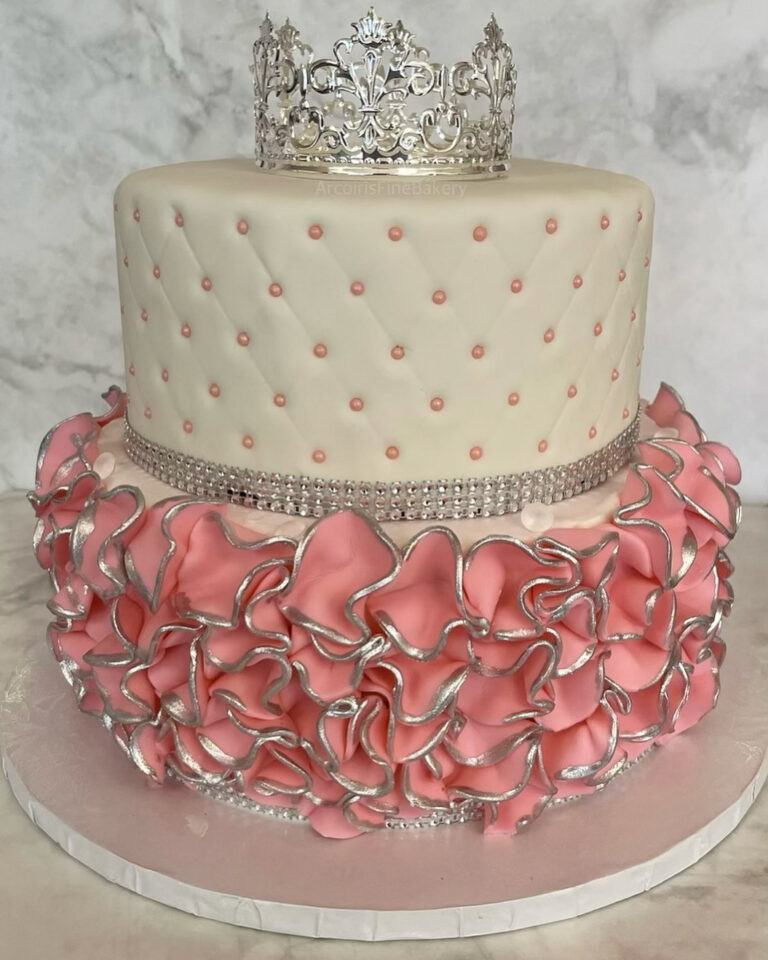 Weddings & Quinceañeras cake by Arcoiris