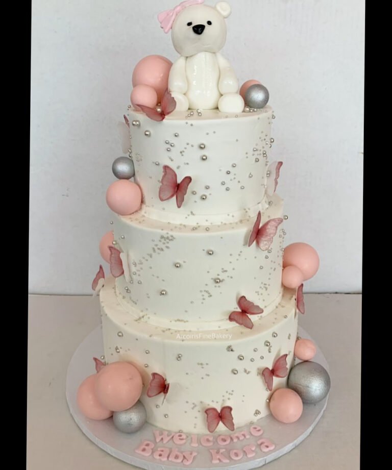 Weddings & Quinceañeras cake by Arcoiris