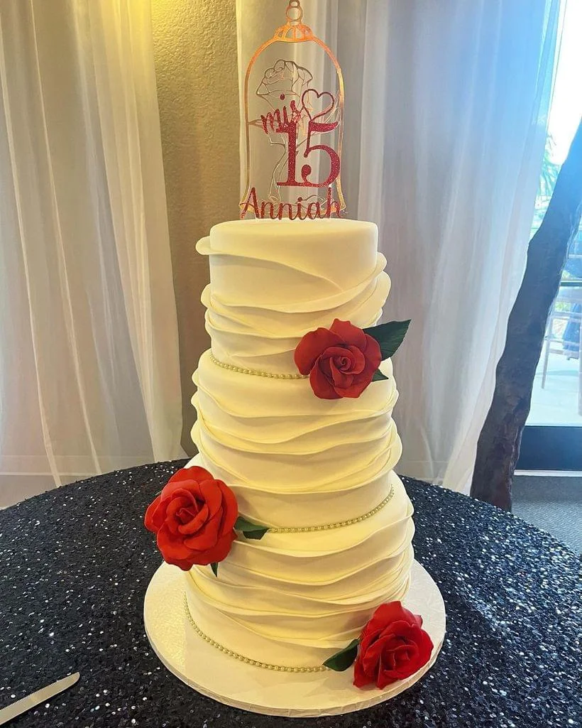 Weddings & Quinceañeras cake by Arcoiris
