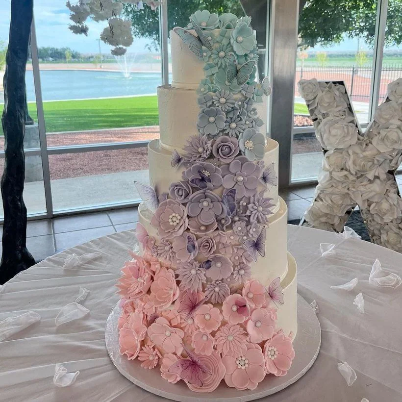 Weddings & Quinceañeras cake by Arcoiris