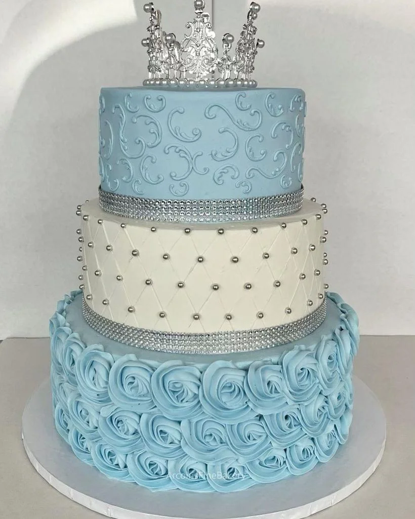 Weddings & Quinceañeras cake by Arcoiris