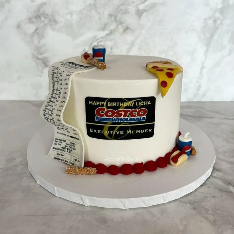 Holidays & Special Occasions cake by Arcoiris