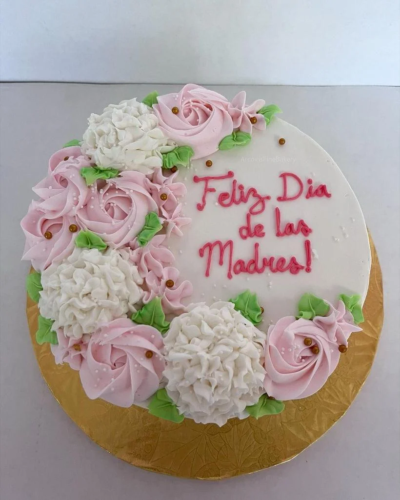 Holidays & Special Occasions cake by Arcoiris