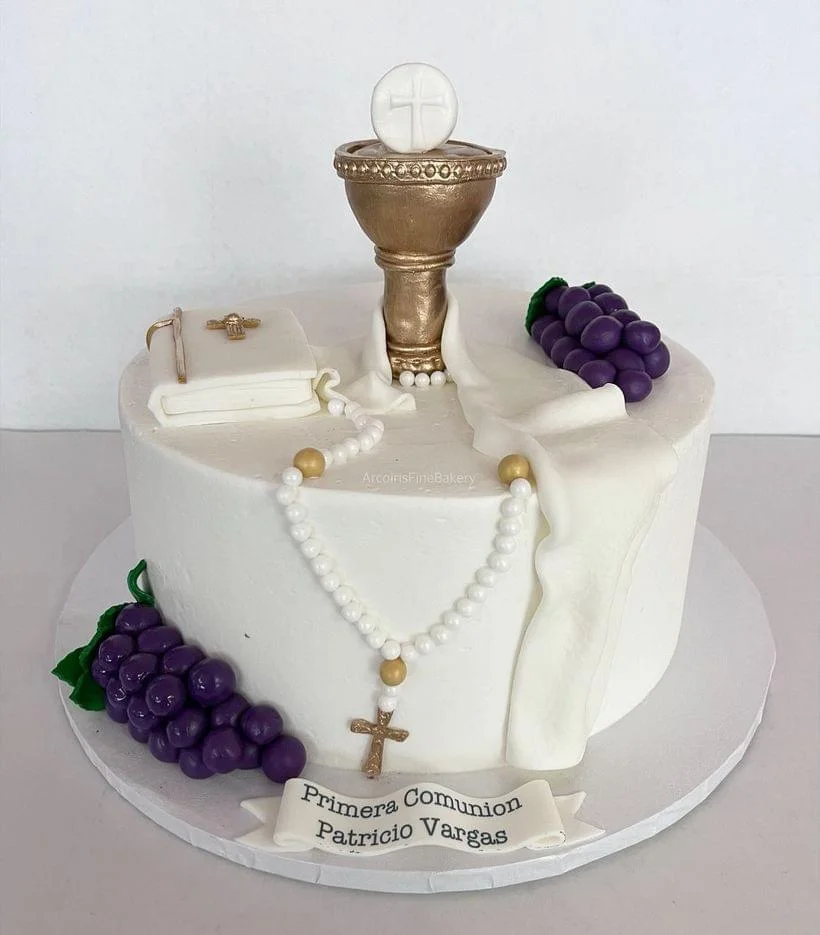 Holidays & Special Occasions cake by Arcoiris