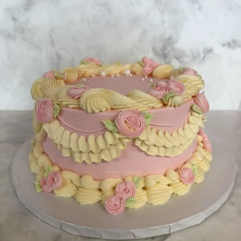 Birthdays cake by Arcoiris
