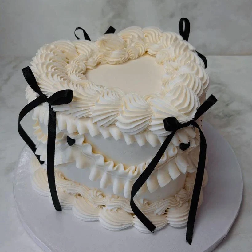 Weddings & Quinceañeras cake by Arcoiris