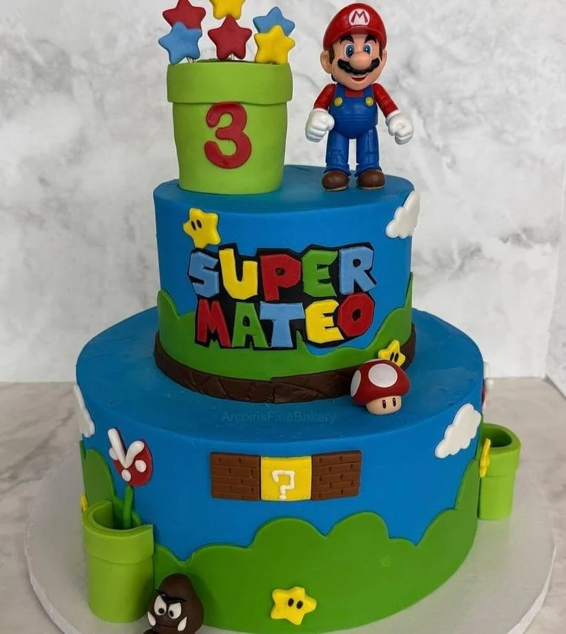 Birthdays cake by Arcoiris
