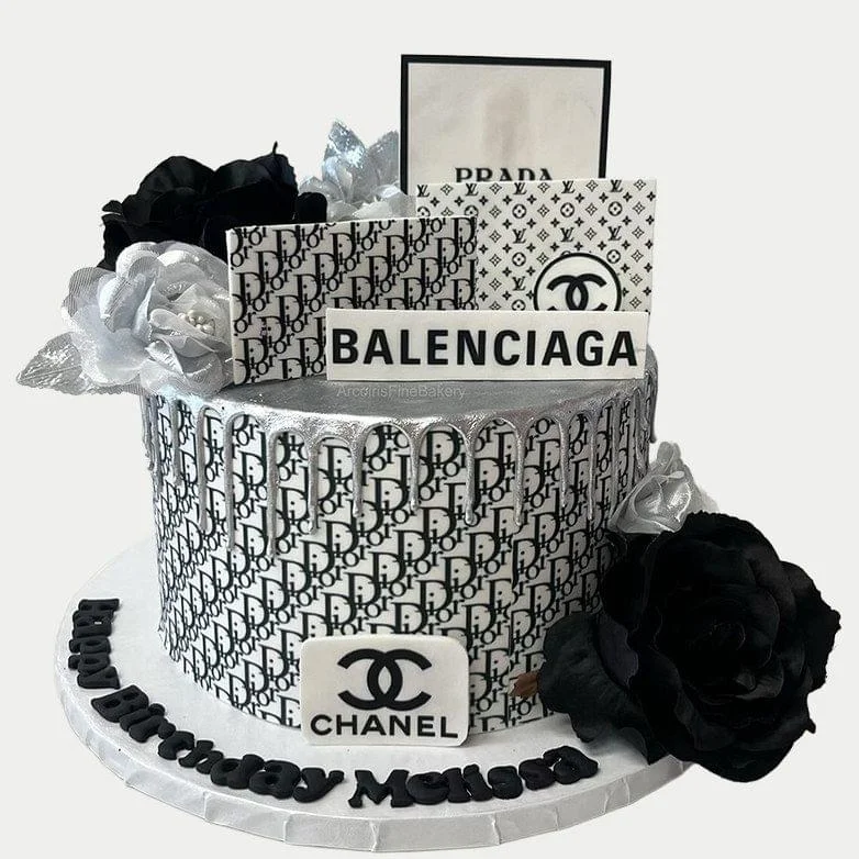Birthdays cake by Arcoiris