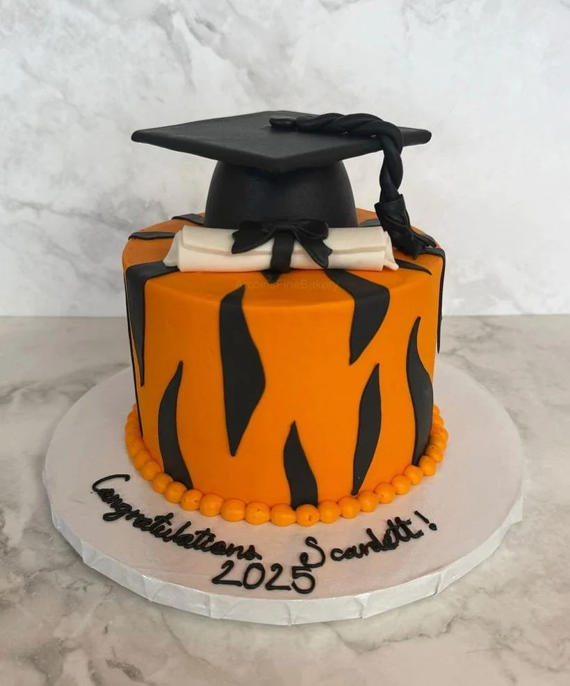 Graduations cake by Arcoiris